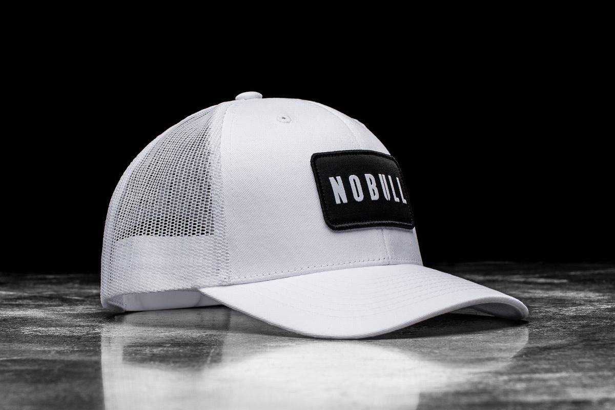 Chapeaux Nobull Curved-Brim Trucker Femme Blanche | XS3706298