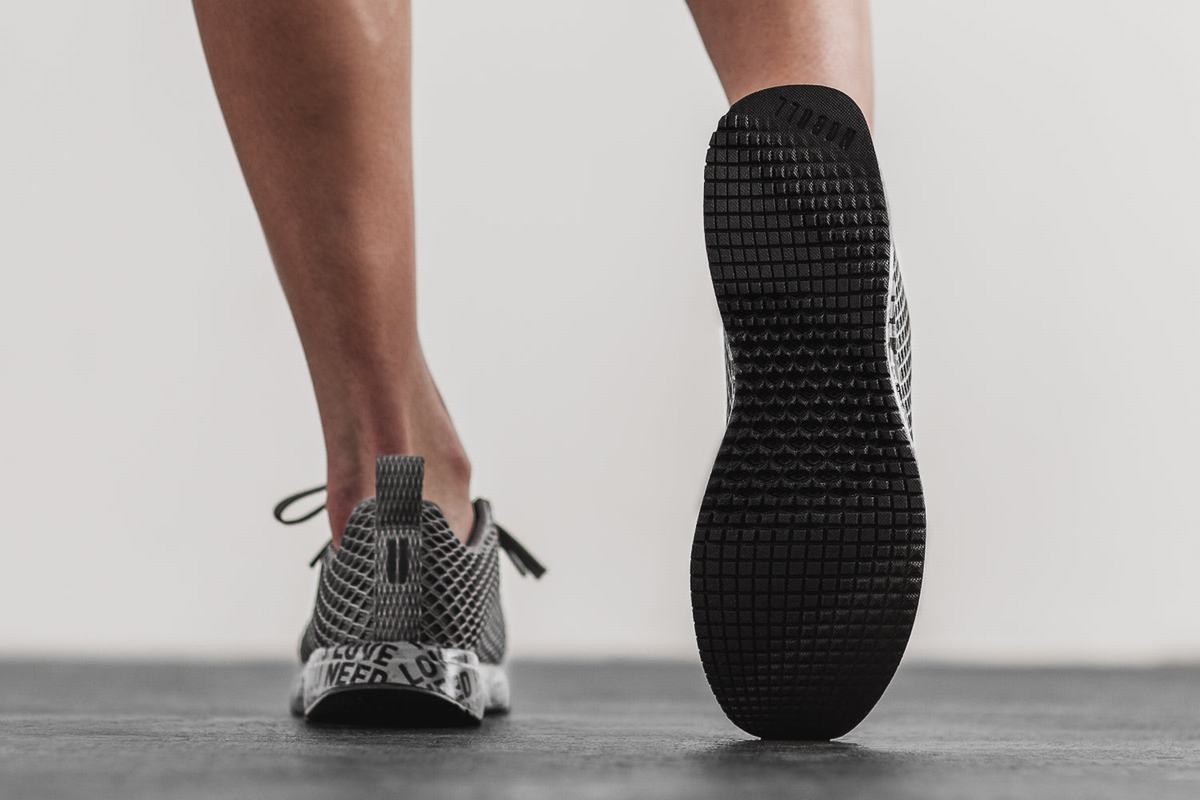 Chaussures Running Nobull All You Need Is Love Mesh Runner Femme Grise Foncé | DF2163490