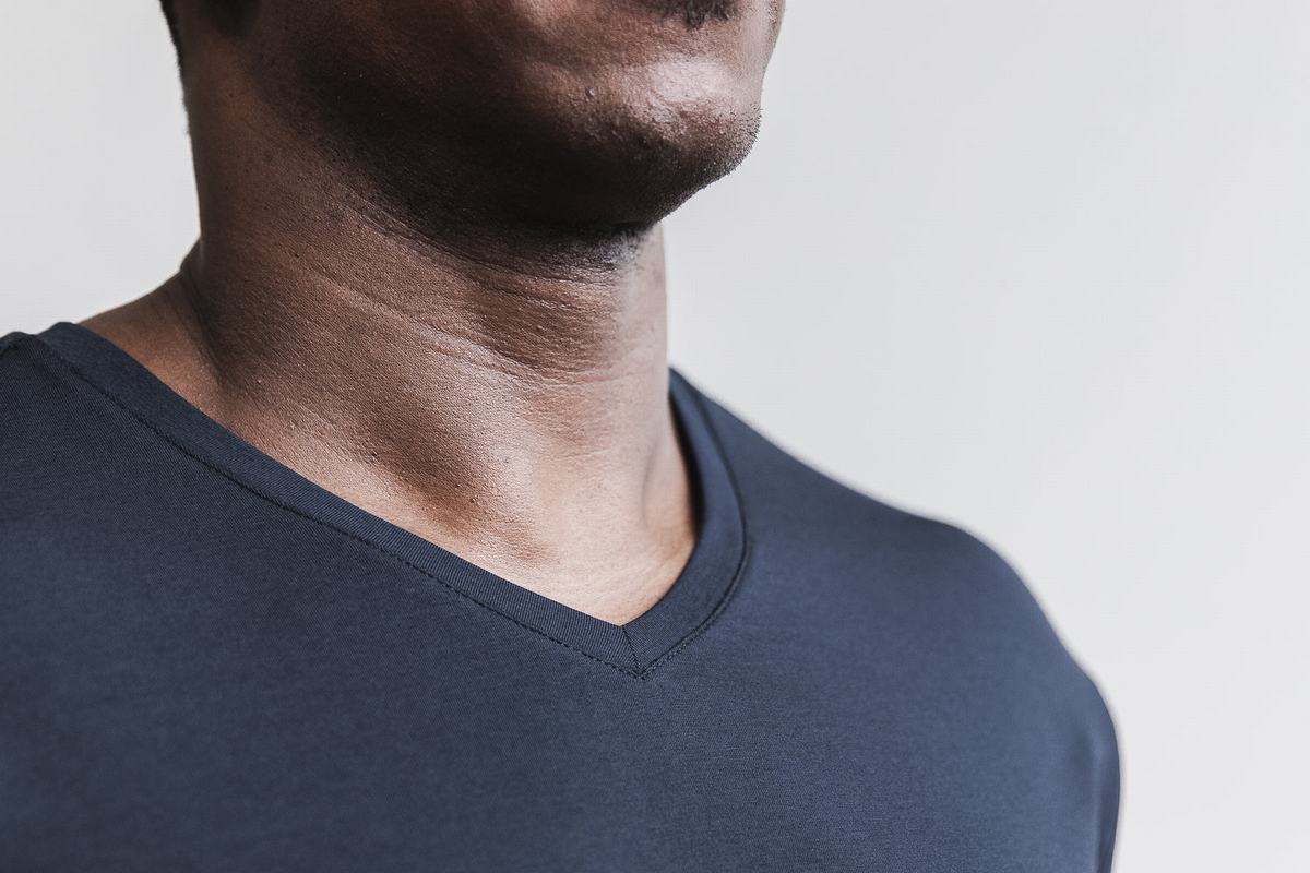 T-Shirt Nobull Lightweight V-Neck Homme Bleu Marine | MC0145689