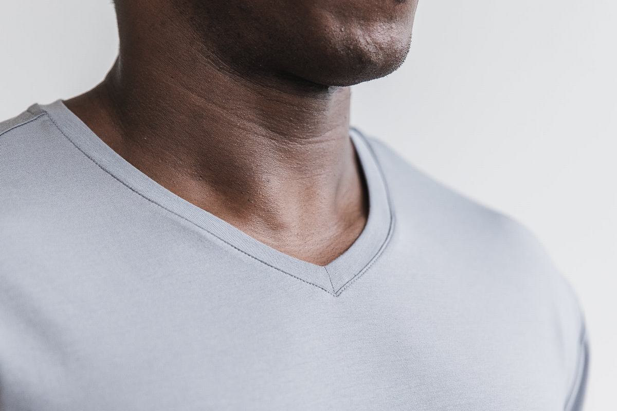 T-Shirt Nobull Lightweight V-Neck Homme Grise Foncé | QO5149327